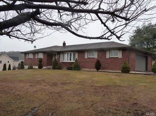 692 Almond Rd, Walnutport, PA 18088