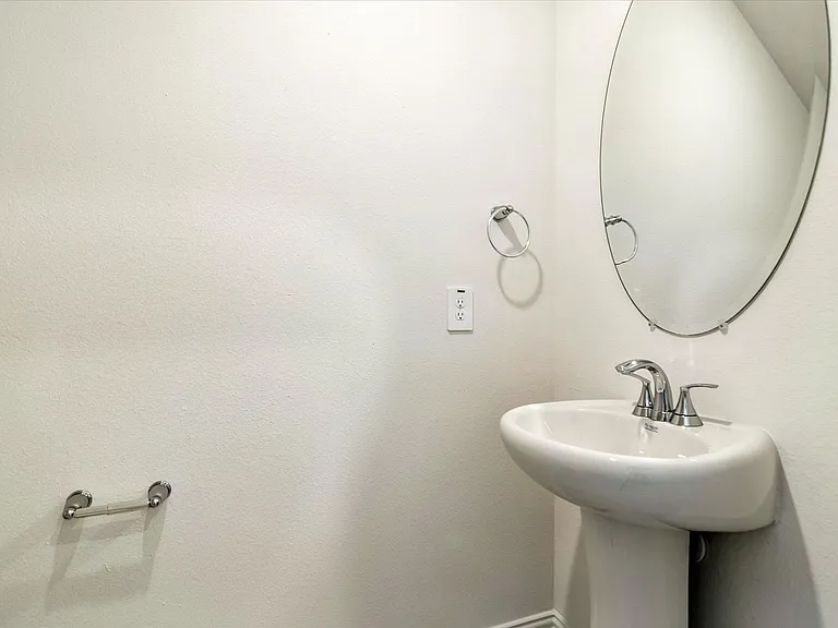 1404 Bridgestone Dr — Photo 22