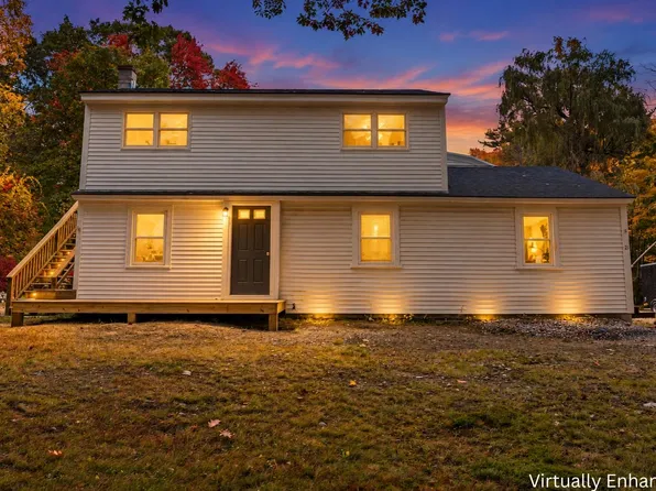21 Waumbeck Road, Wolfeboro, NH 03894
