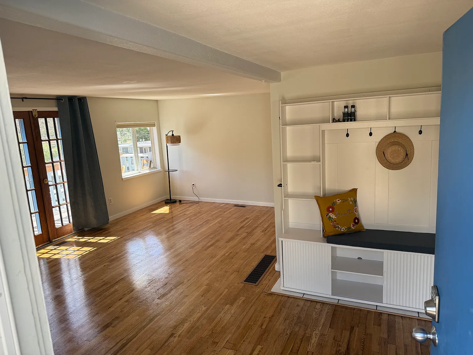 3 bed, 1250 sqft, $3,200 — Photo 3