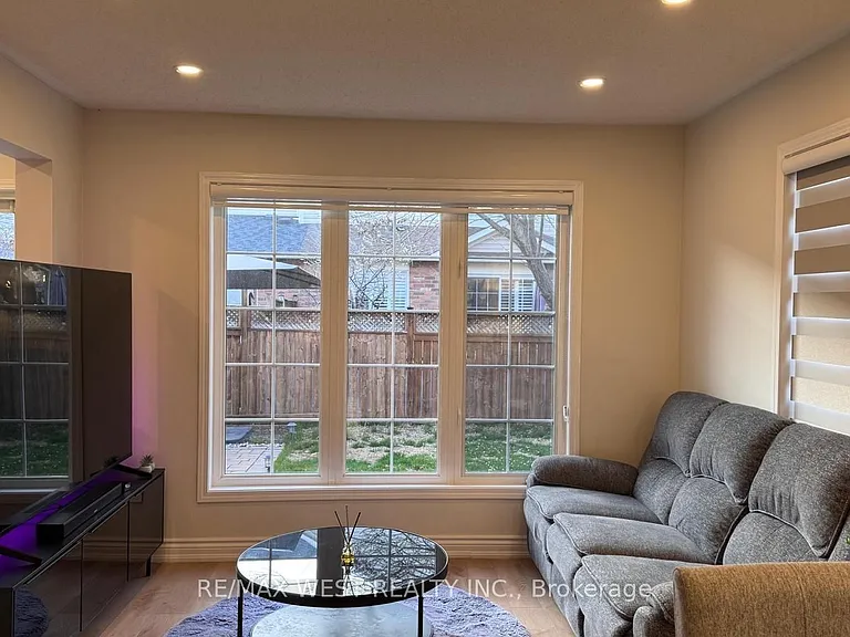 931 Gazley Cir — Photo 4