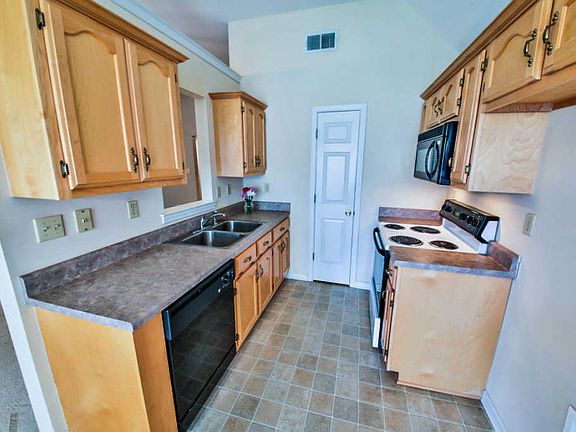 4th image of 8265 Clubview Dr