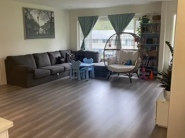 14920 Kew Dr, Surrey, BC V3R 4Y2