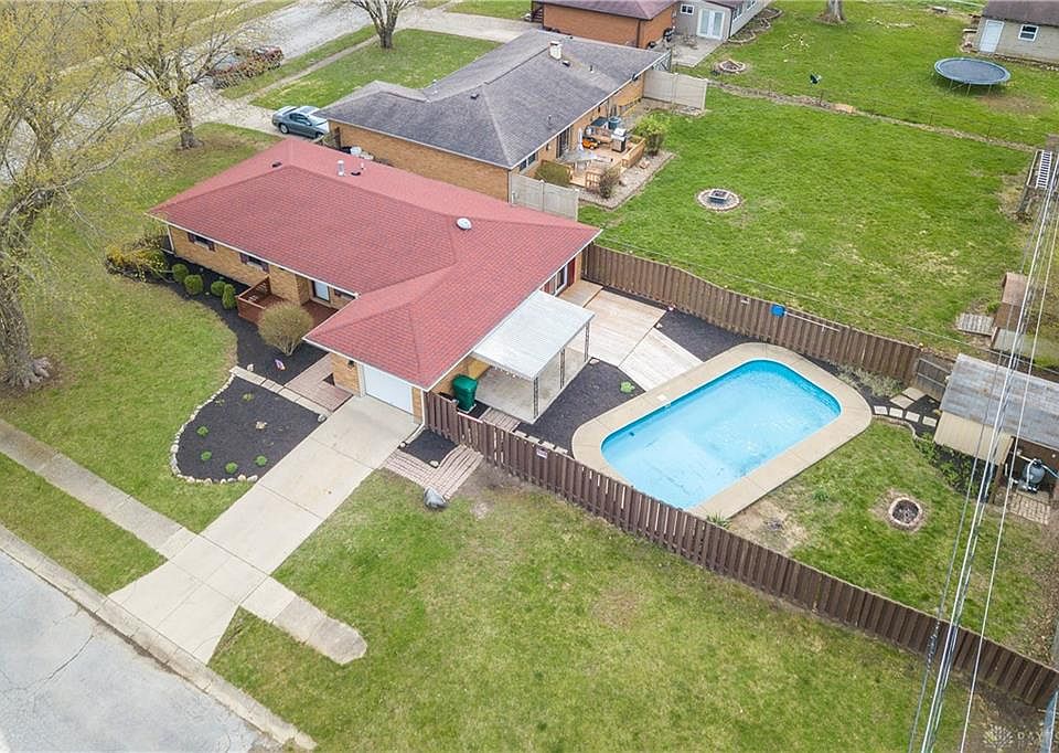 1st image of 300 Ledgewood Ct