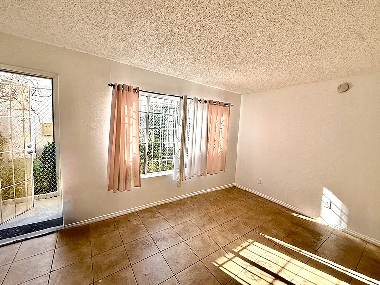 16615 S Denver Ave #2 — Photo 6