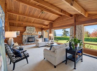 5229 Yacht Rd, Sechelt, BC V7Z0C1
