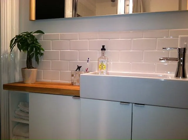 SECOND FLOOR FULL BATHROOM