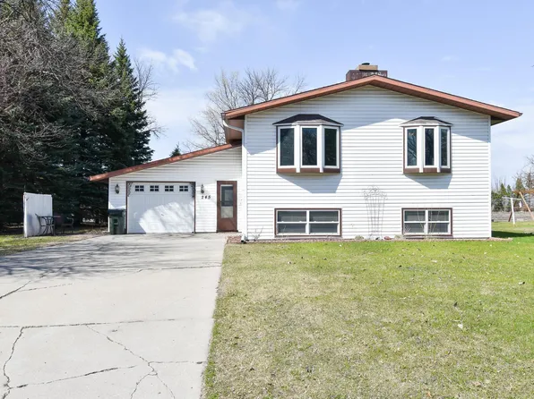 245 E Pleasant Ave, Warren, MN 56762