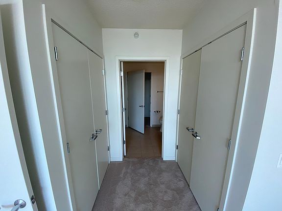 2nd image of 557 W Kinzie St #E3205
