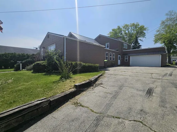 229 N Maple Ave, Oconto Falls, WI 54154