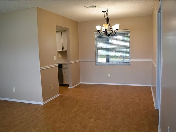 3rd image of 403 Long Dr