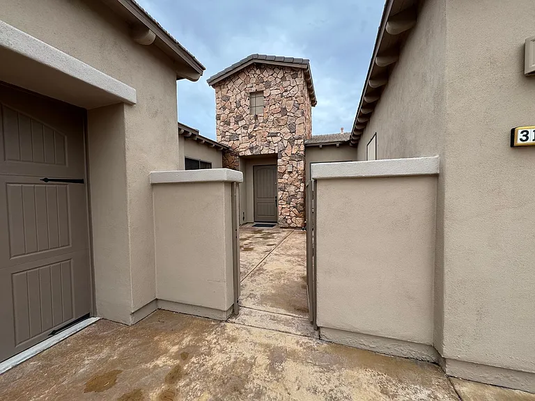 3111 Esmerelda Dr — Photo 6