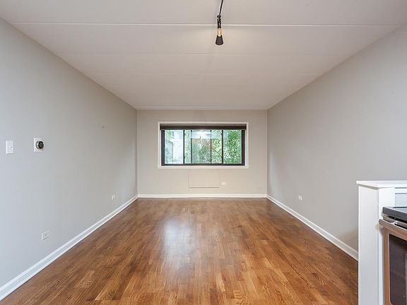 5th image of 109 S Elmwood Ave #L
