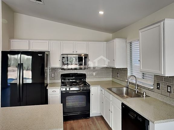 3rd image of 9395 Santa Fe Rose St