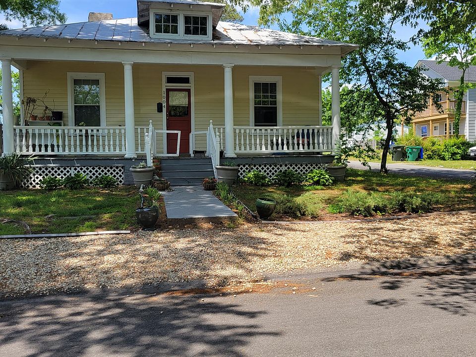 1st image of 1004 Dunbar St