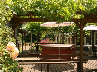 21718 Vashon Hwy SW, Vashon, WA 98070