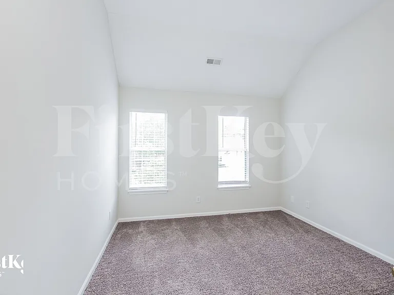 7031 Reedy Creek Rd — Photo 12