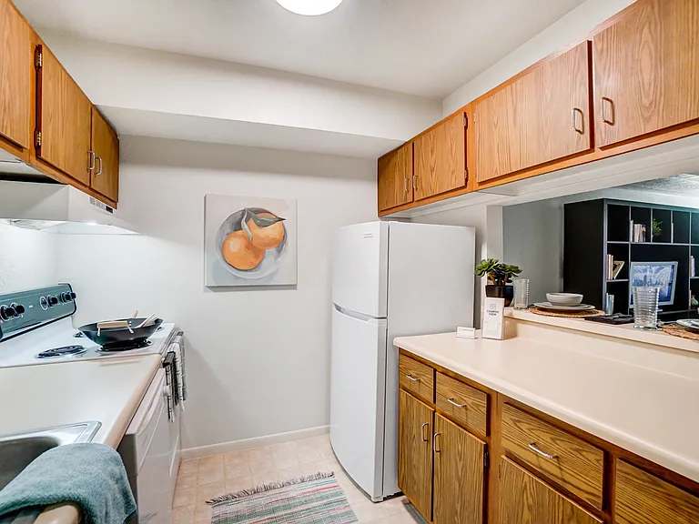 Campus View Apartments — Photo 12