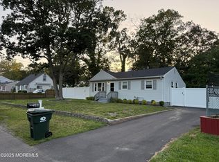 203 Sunset Ln, Howell, NJ 07731