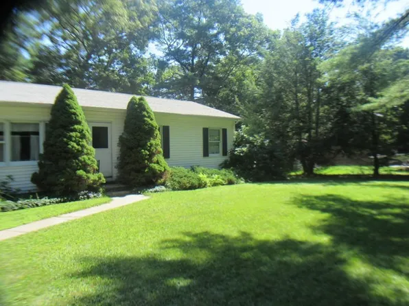 75 Sanford St, Berkley, MA 02779