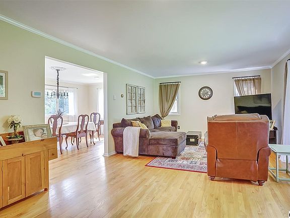 3rd image of 1103 Linn Dr