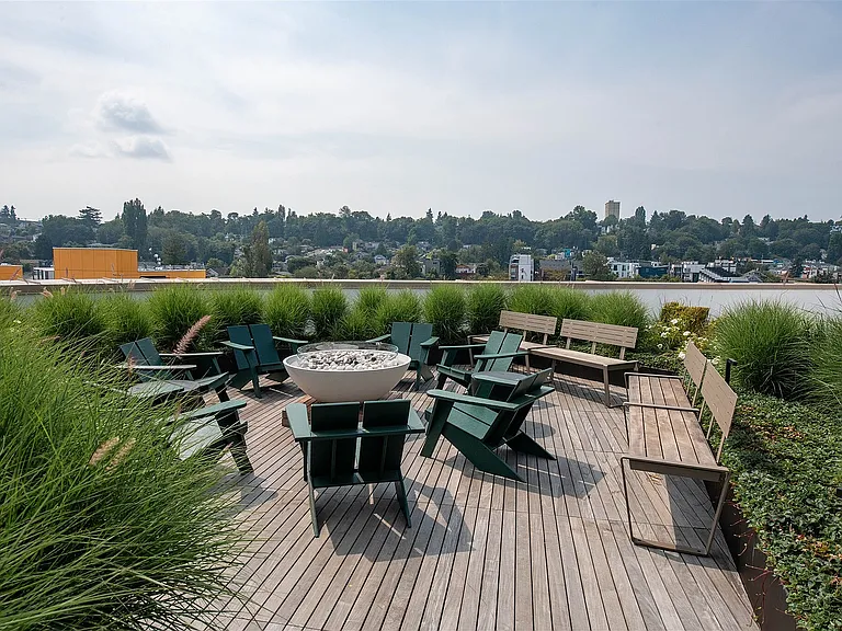 Grand Street Commons - SkB - LH-32