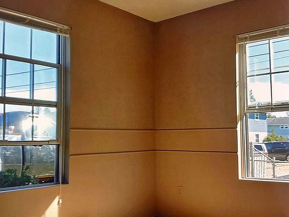 3rd image of 443 Sheridan Dr #1