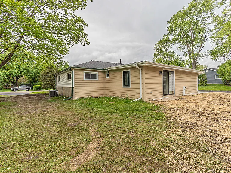 1055 N Bluebonnet Ln — Photo 29
