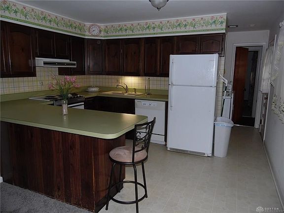 4th image of 2333 Broadmoor Dr