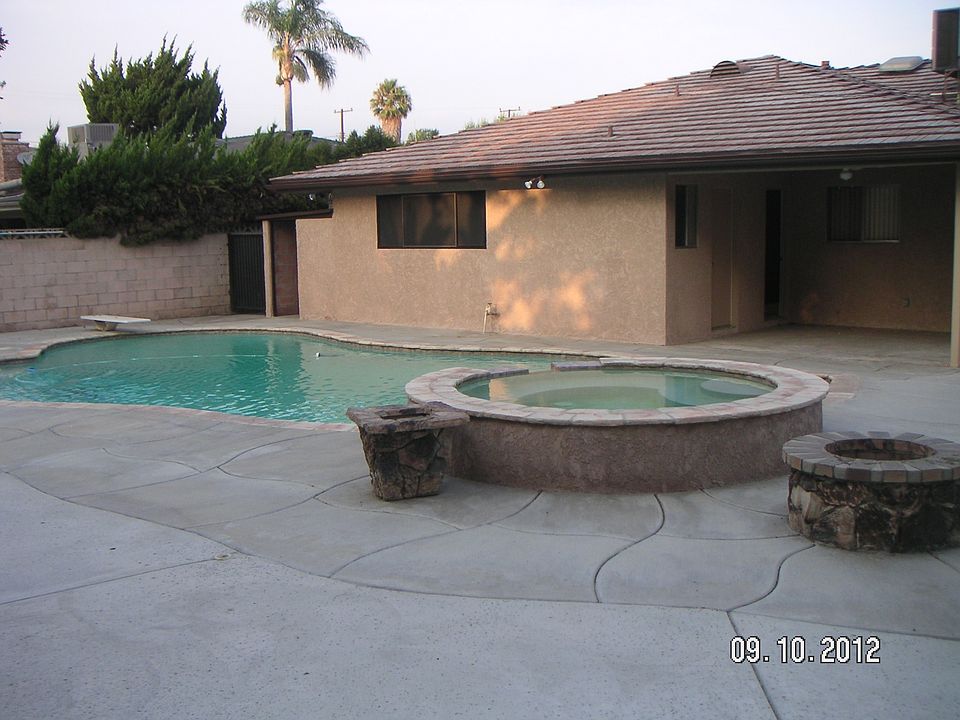 2nd image of 9636 Kempster Ave