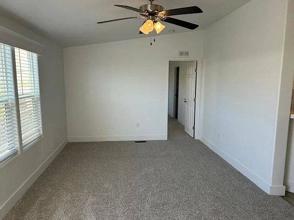 3rd image of 80 Lilac Ln
