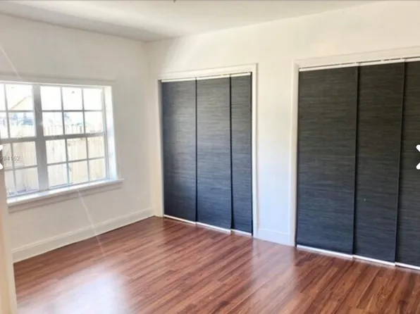 2402 NW 42nd St, Miami, FL 33142