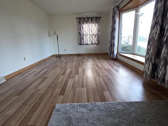3rd image of 5509 Hilldale DRIVE
