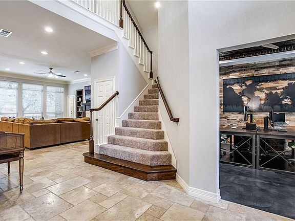 3rd image of 121 La Costa Ct