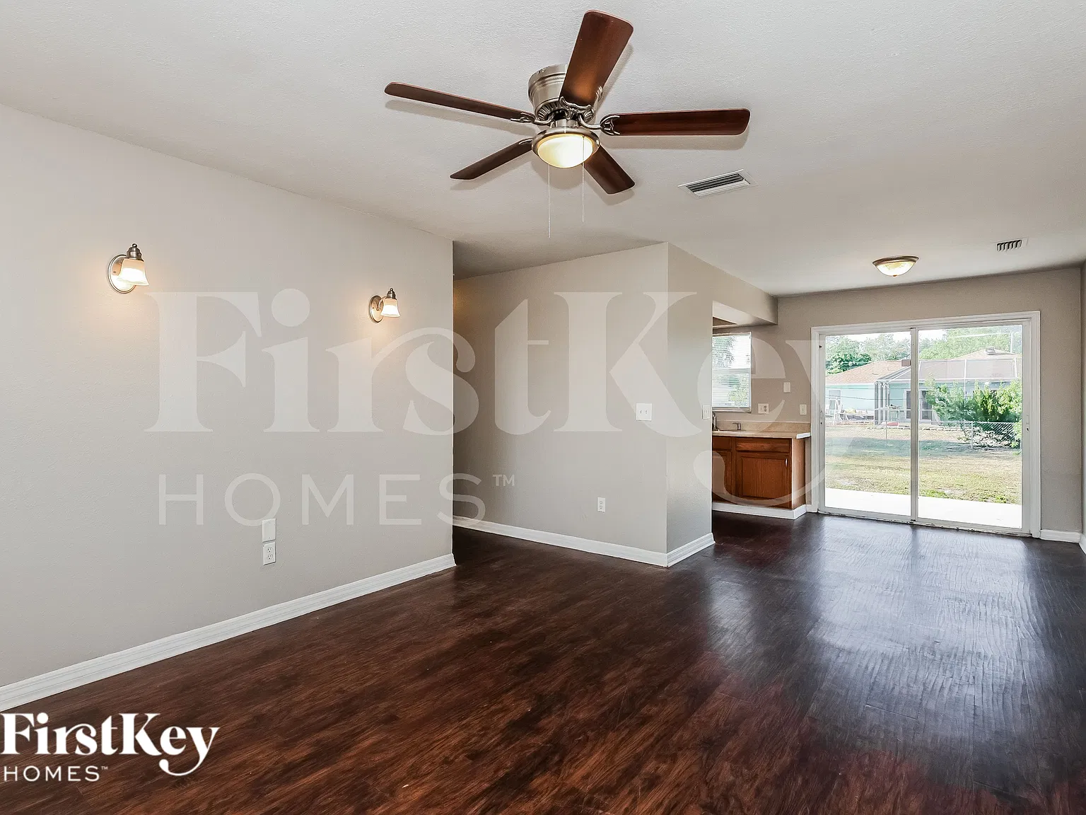 3 bed, 2.0 bath, 1003 sqft, $1,800 — Photo 2