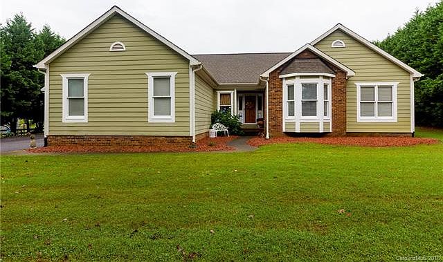1st image of 144 Saint Martins Ln