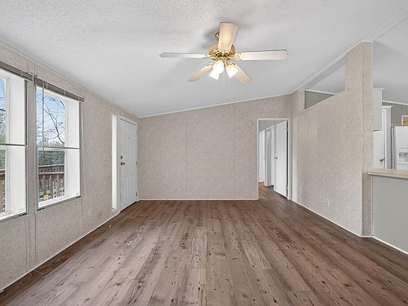 3rd image of 140 Garford Rd