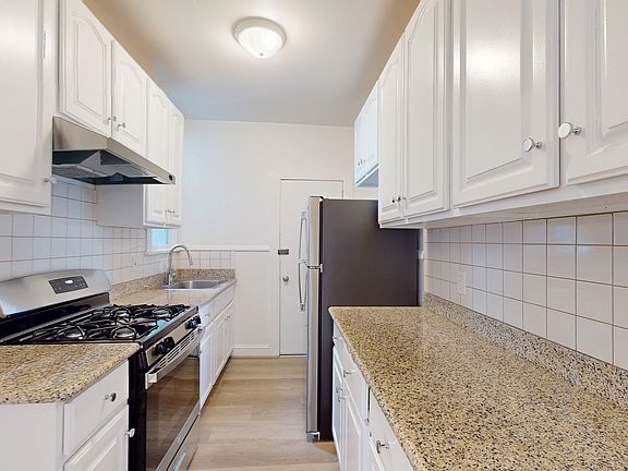 2nd image of 1335 Washington St #6B