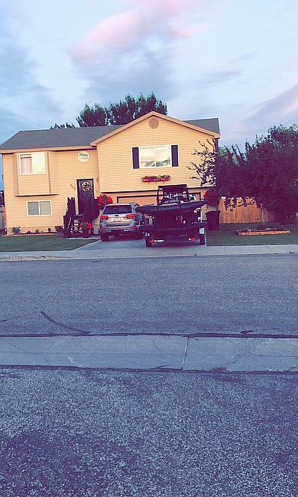 1st image of 300 Meadowlark Dr