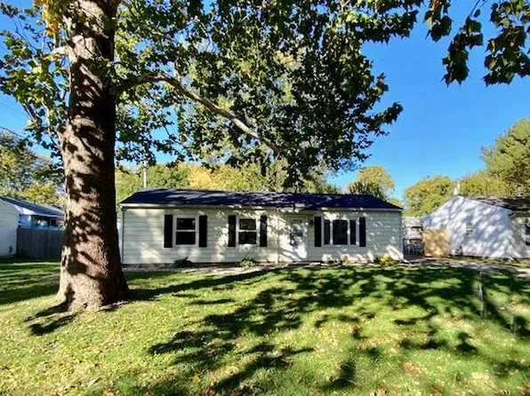 1119 Westfield Dr, Champaign, IL 61821