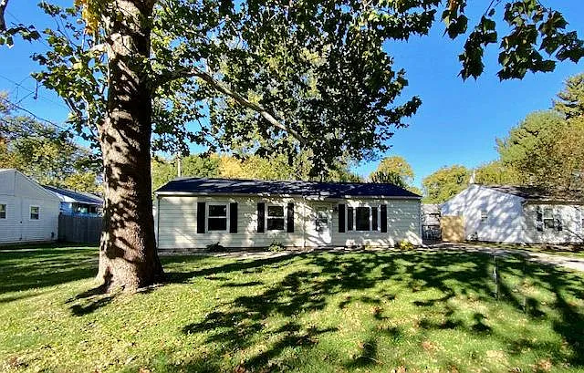 1119 Westfield Dr photo 1