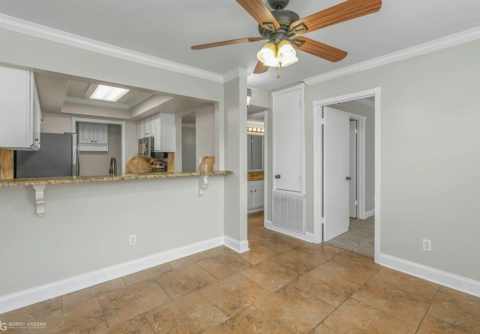 10001 Stratmore Circle — Photo 4