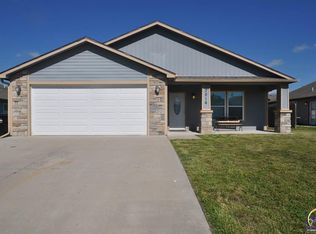 7016 SW Wheatfield Ln, Topeka, KS 66619