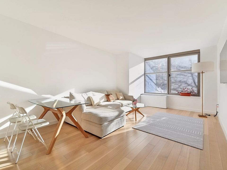 1st image of 212 Warren St APT 1B