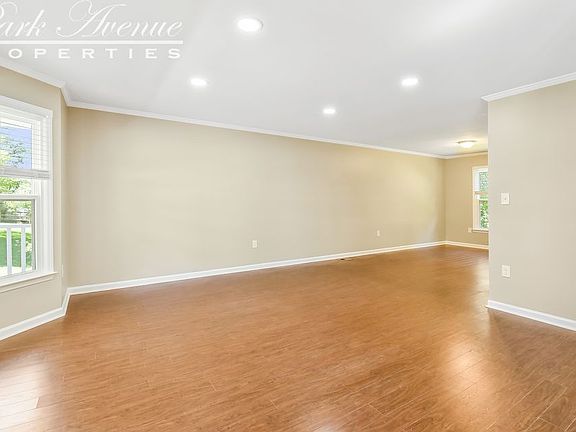 4th image of 9222 Agnes Park Ln