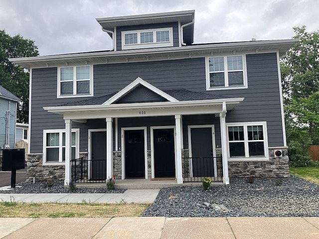 1st image of 618 E Grand Ave #2