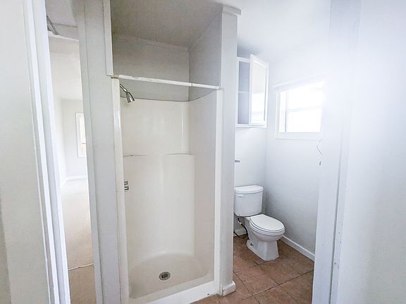 4th image of 1326 Cantrell Dr #3