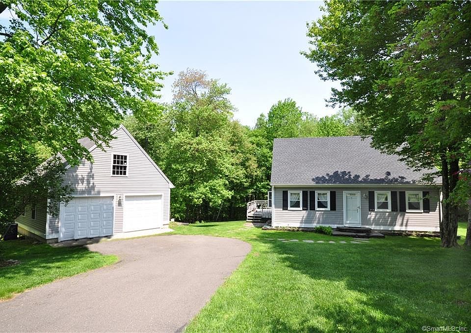 1st image of 9 Knollwood Ln