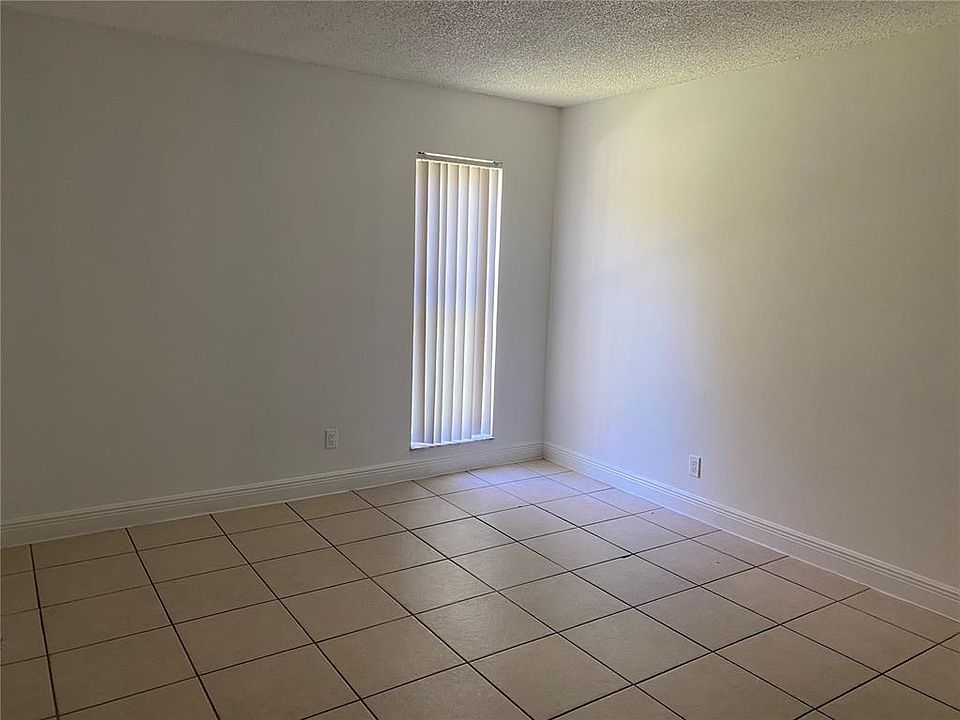 1st image of 4453 Treehouse Ln #4453