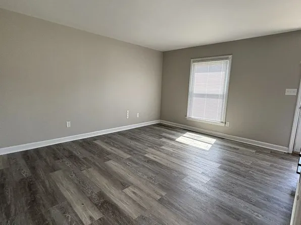 516 S Cherry St, Kernersville, NC 27284